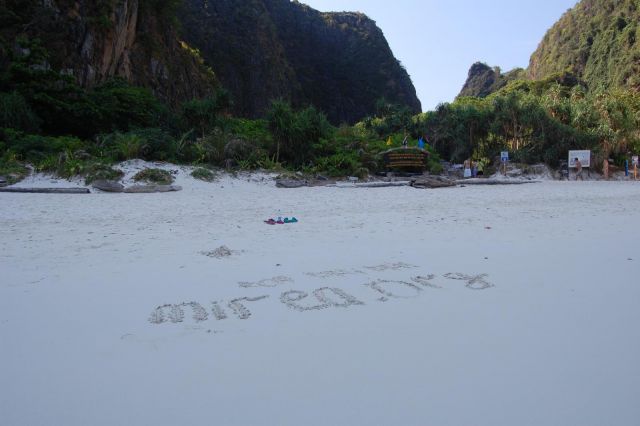 koh Phi-Phi ("The beach")
